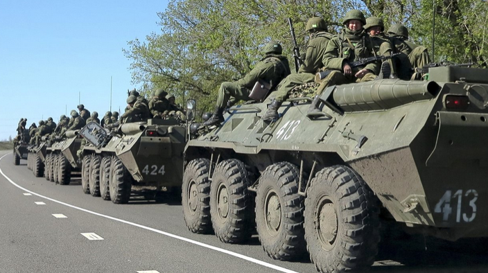 Avancez, camarades ! Là bas, loin devant nous, tout un peuple est à libérer !