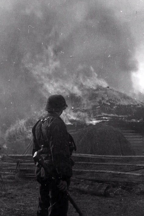 Soldat contemplant la fin.