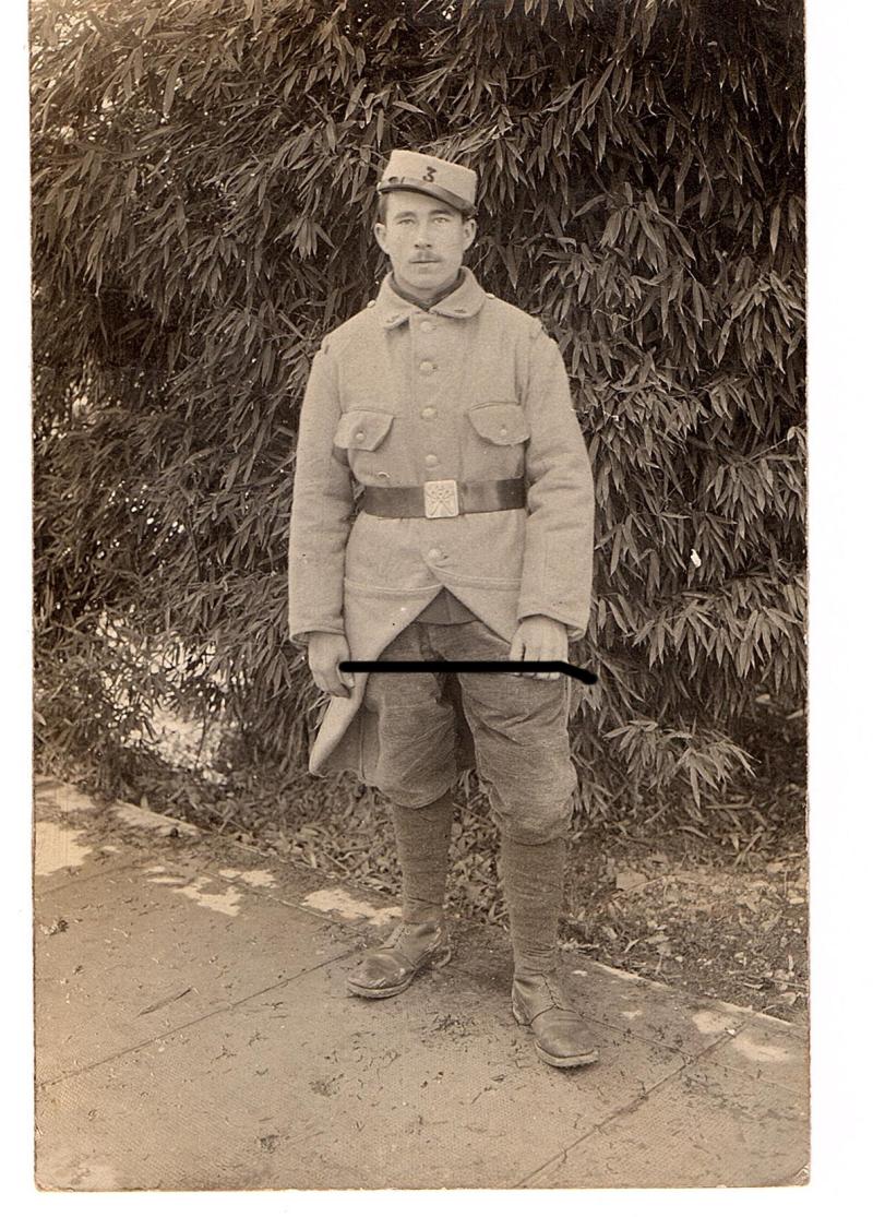 photo de soldat du 3 ri, avec ceinturon à plaque de sapeur..(vendue) 4c8lsv