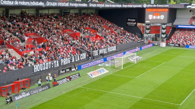 [J1] EA Guingamp 4-0 ESTAC - Page 7 7uol55