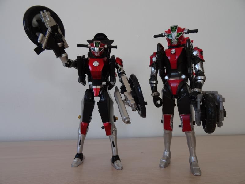 Comparatif Cheeda Nick (Go-Busters) : Bandai Vs Hasbro OQLYx