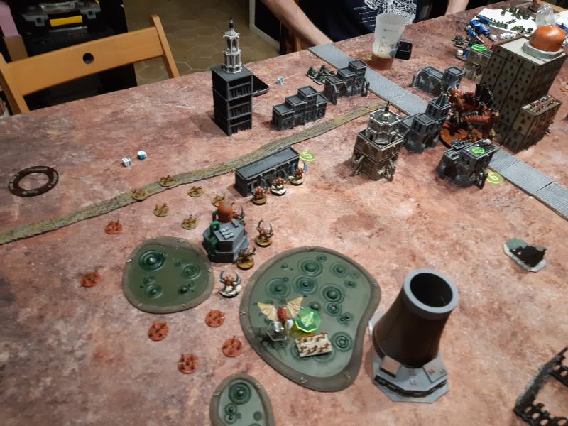 Mustard battle : tyrannids vs darks angels Anl80