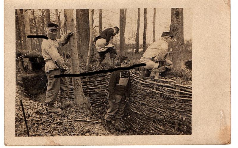 photo de poilus avec masque à gaz..marrante 1916 (vendue) Klyxge