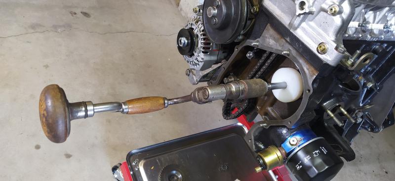 Remplacement de bagues en bronze dans un moteur de Lada Niva Lizr9q