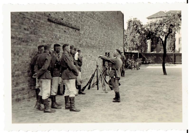 soldats allemands à l'entrainement M6b367