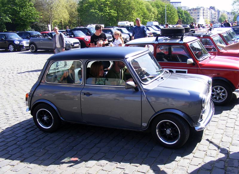 Autoworld - MINI Parade 22 avril 2019 Oge2n