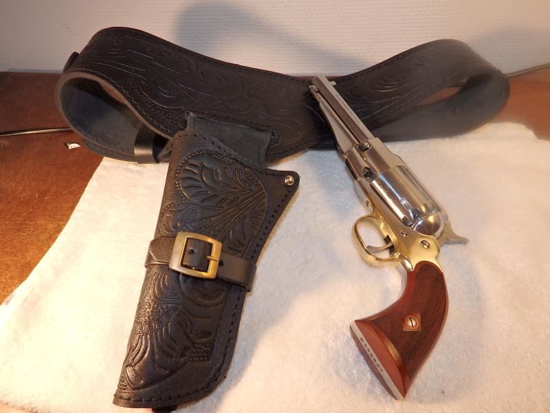 Pietta Remington 1858 inox sheriff calibre 44 PN - Page 2 Ouo3by