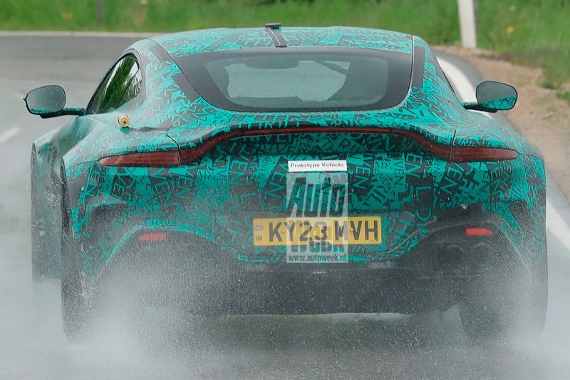2024 - [Aston Martin] Vantage restylée Pcy1of