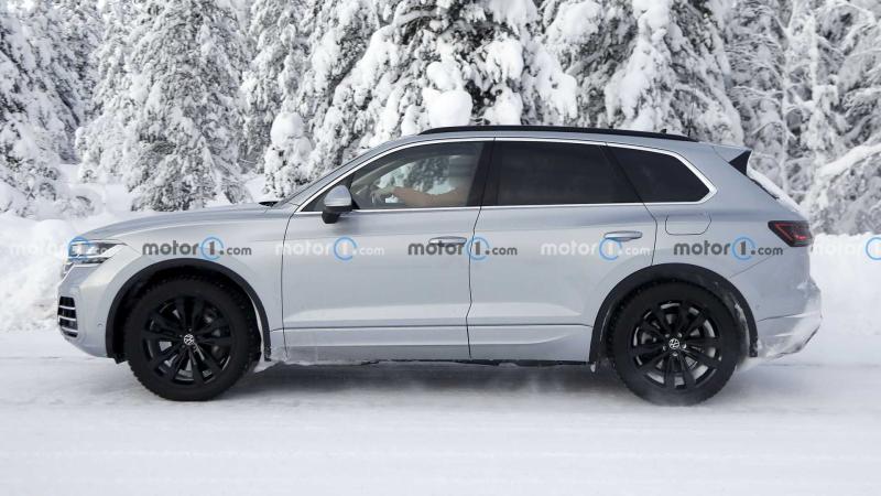 2018 - [Volkswagen] Touareg III - Page 10 Ur1ro6