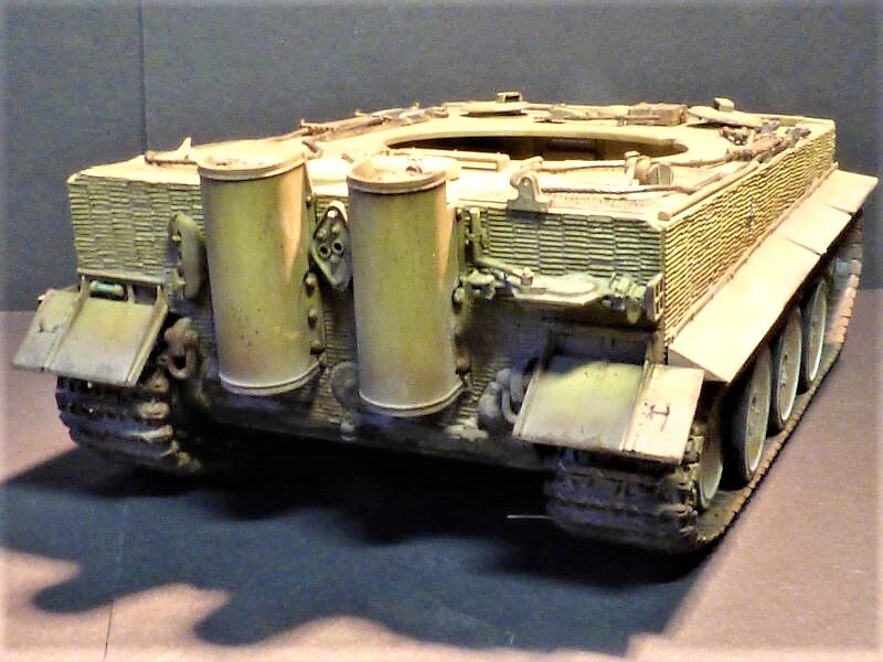 " Quoi de neuf à l'Est "   Tigre 1 " mid production "  TAMIYA 1/35 ème - Page 19 Yalwwg