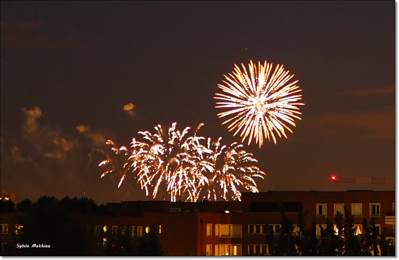 feu dartifice de la st jean globe trotteuse