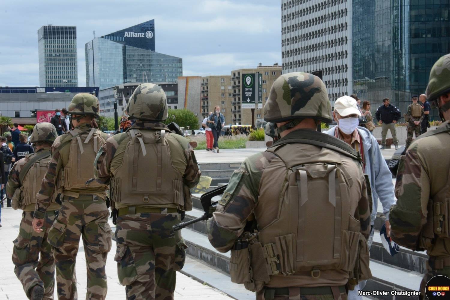 Scène issue du reportage à La Défense