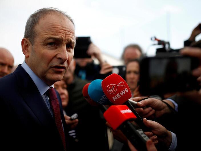 Le Président fédéral Victor Hardenbor Jr., lors d’un déplacement officiel, répondant aux questions des journalistes, à Astaran, le 22 octobre 2019. Le Président fédéral Victor Hardenbor Jr., lors d’un déplacement officiel, répondant aux questions des journalistes, à Astaran, le 22 octobre 2019.