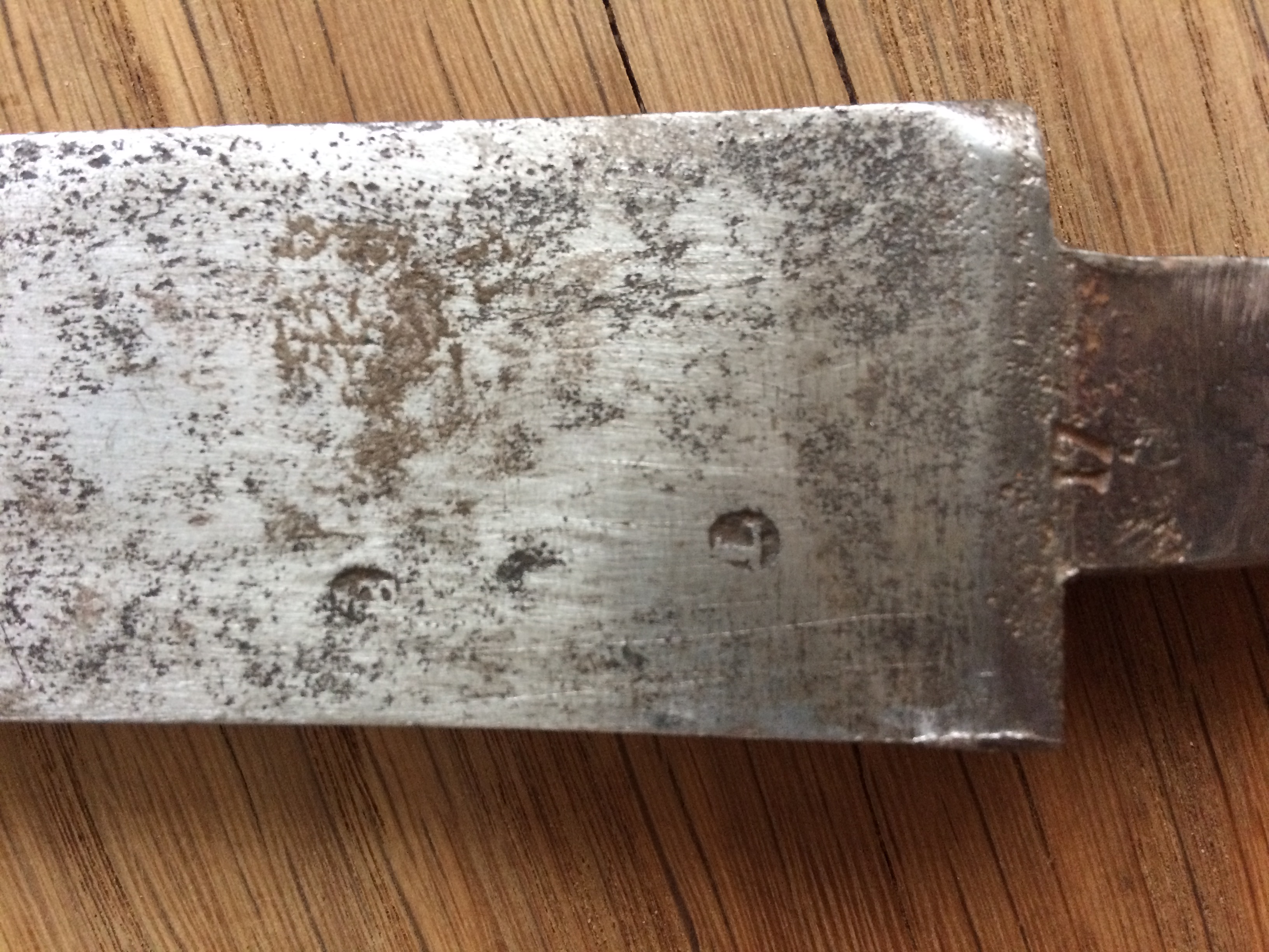 Identification d'un poinçon de sabre briquet an XI Vaoem