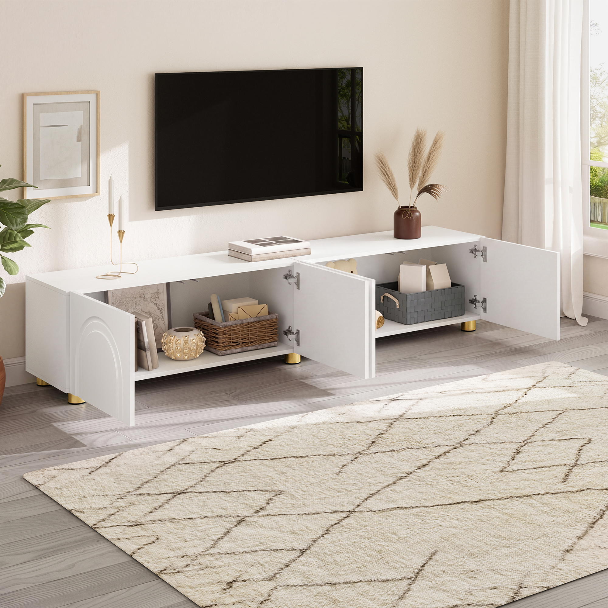 Quatre rangements fermés du meuble TV blanc