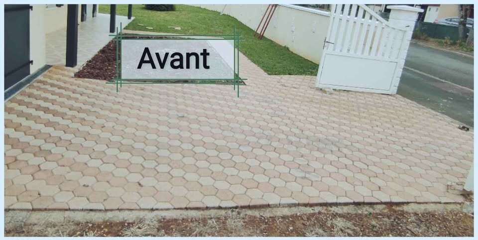 Allée de garage avec rosace décorative - Avant