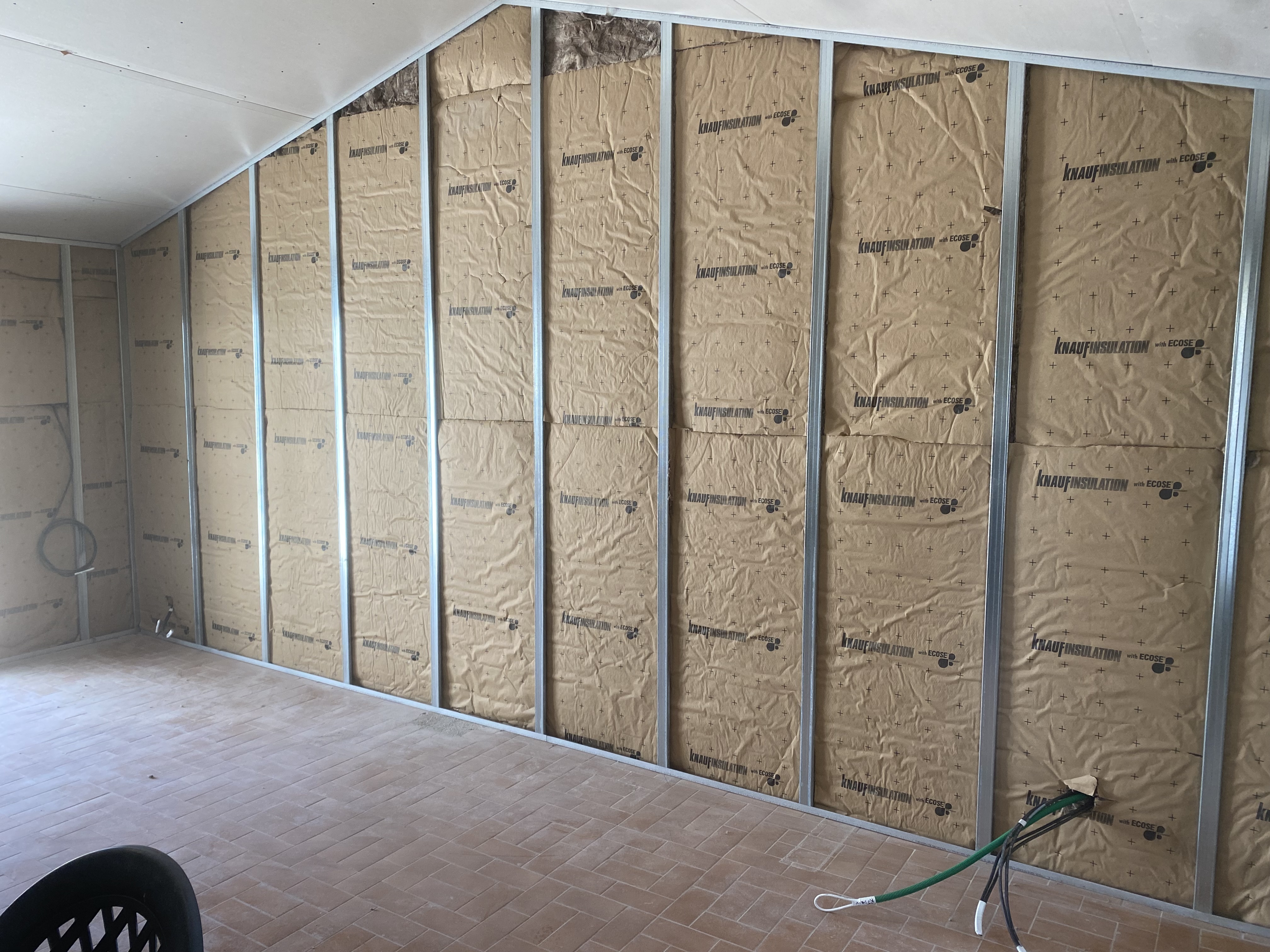 Pose de cloisons sèches avec isolation performante