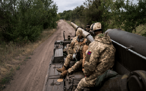 Un canon automoteur slavis entrant en territoire Retsvinien