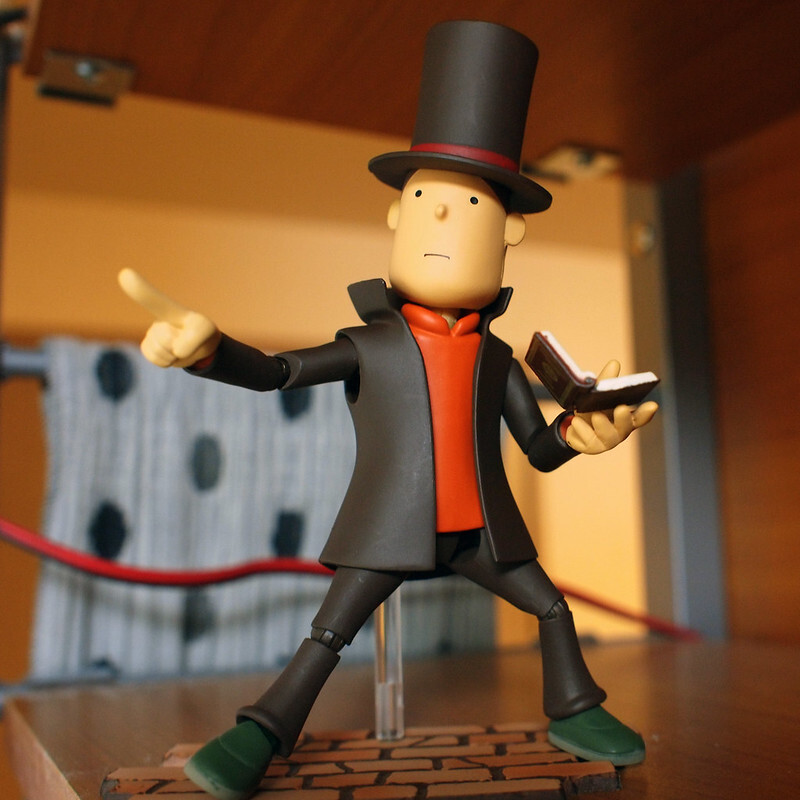 Figurine du Professeur Layton