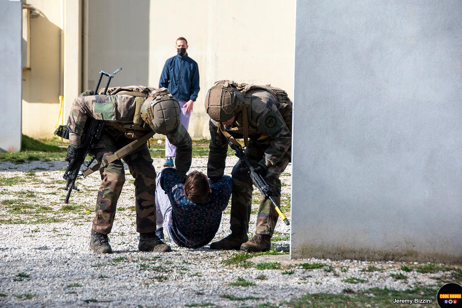 Scène issue du reportage sur un exercice du 13e BCA