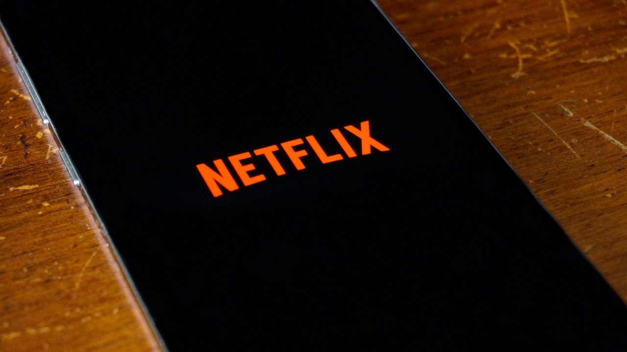 Logo Netflix sur smartphone