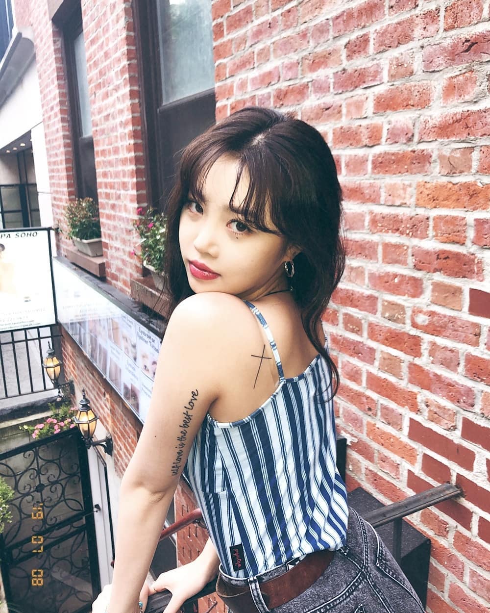 10 idoles de K-pop aux tatouages chargés en histoire – International Gimbap
