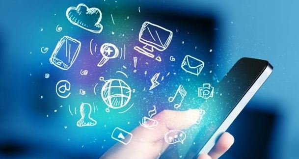 الثقافة التكنولوجية ومآل الهوية في عالم متغير: دراسة استشرافية