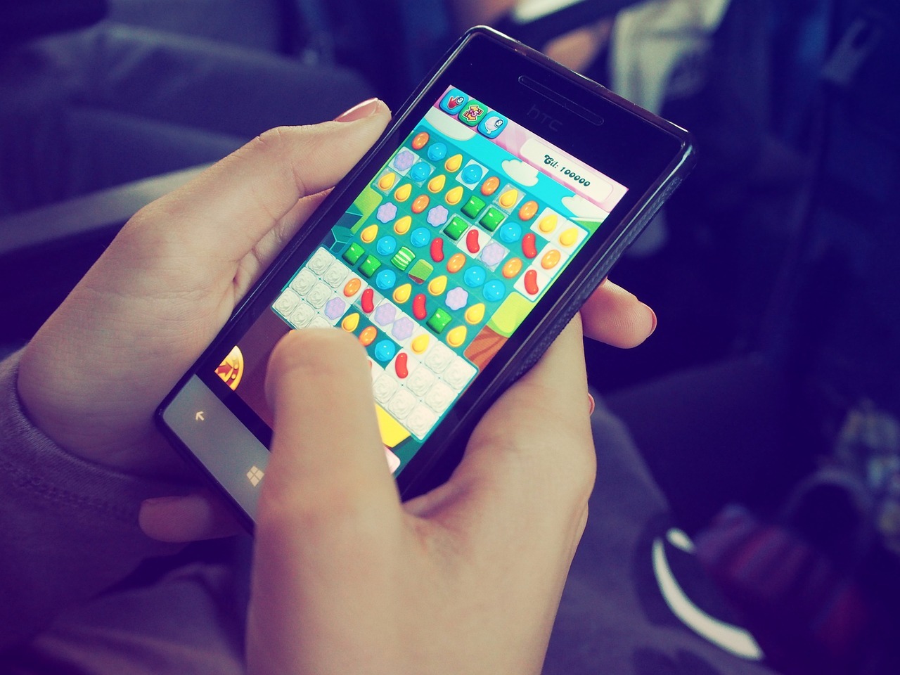 Gameplay de Candy Crush sur smartphone