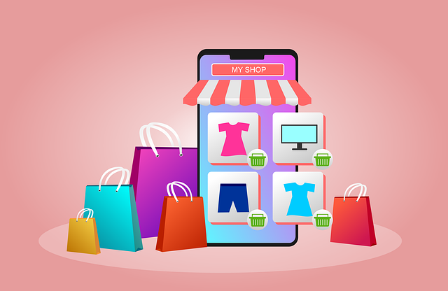 Téléphone avec l’image d’un site d’achat en ligne et des sacs de shopping autour 