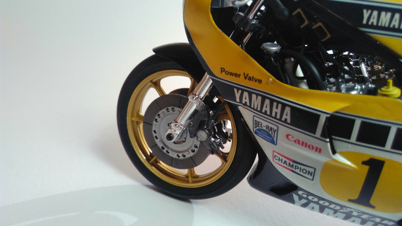 Yamaha YZR 500 - Page 3 REdPe