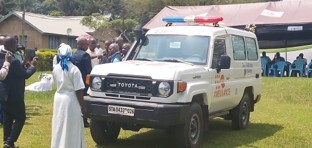 Ambulance remise à l'HGR Oicha