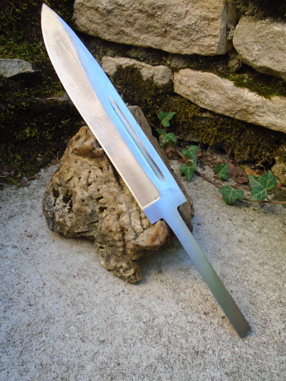 BL00A Lame Bowie Drop Point Acier Carbone 1055 Lame A Customiser Le Manche 5 Image