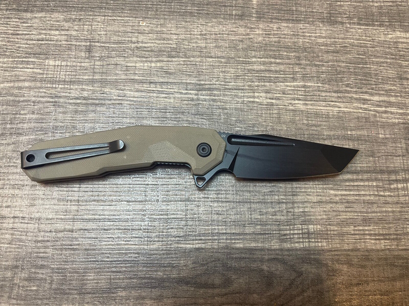 Couteau Kubey Carve Nest Tan Manche G10 Lame Tanto Blackwask Acier D2 IKBS Linerlock Clip KUB237C 20 Image