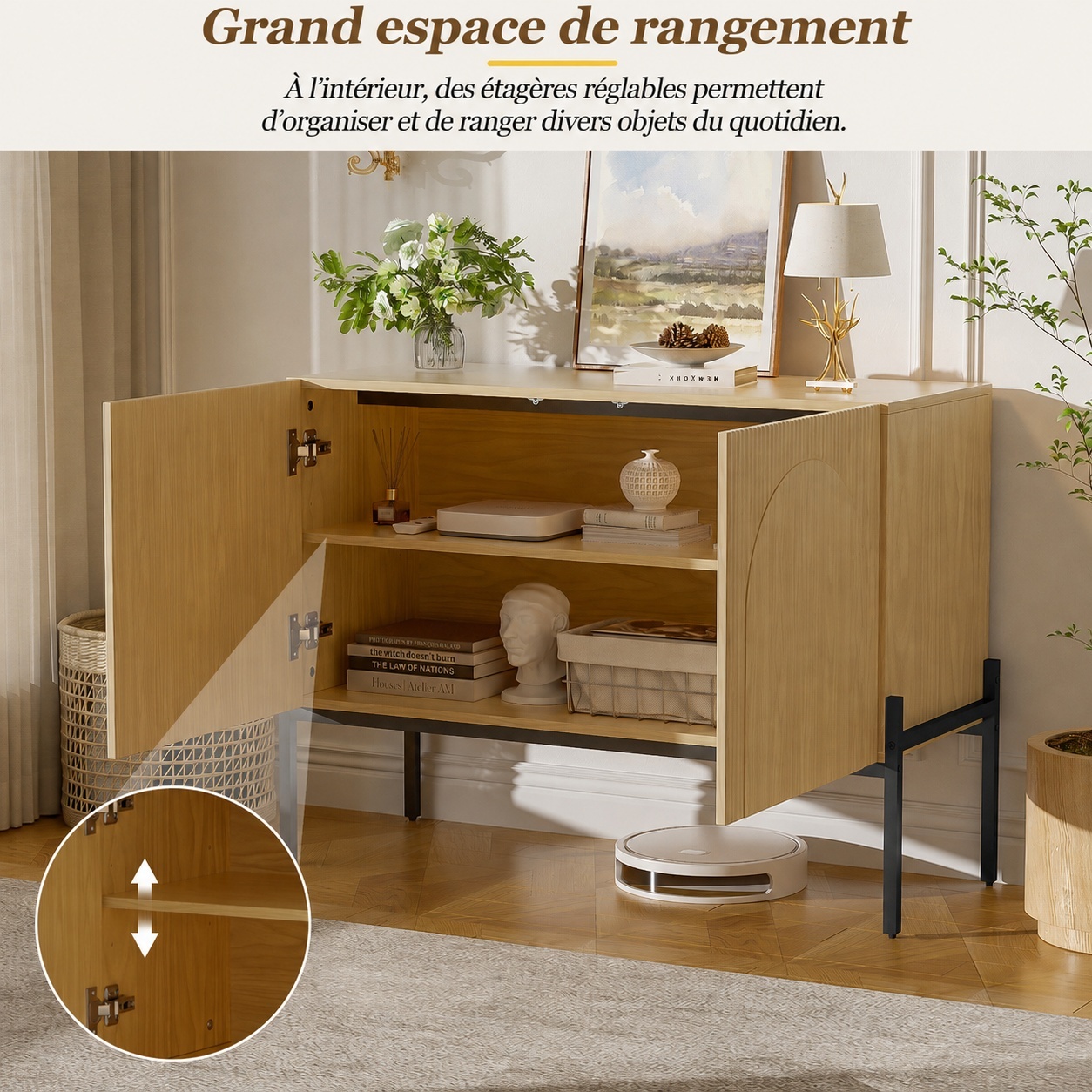 Étagère réglable en hauteur à l'intérieur du buffet