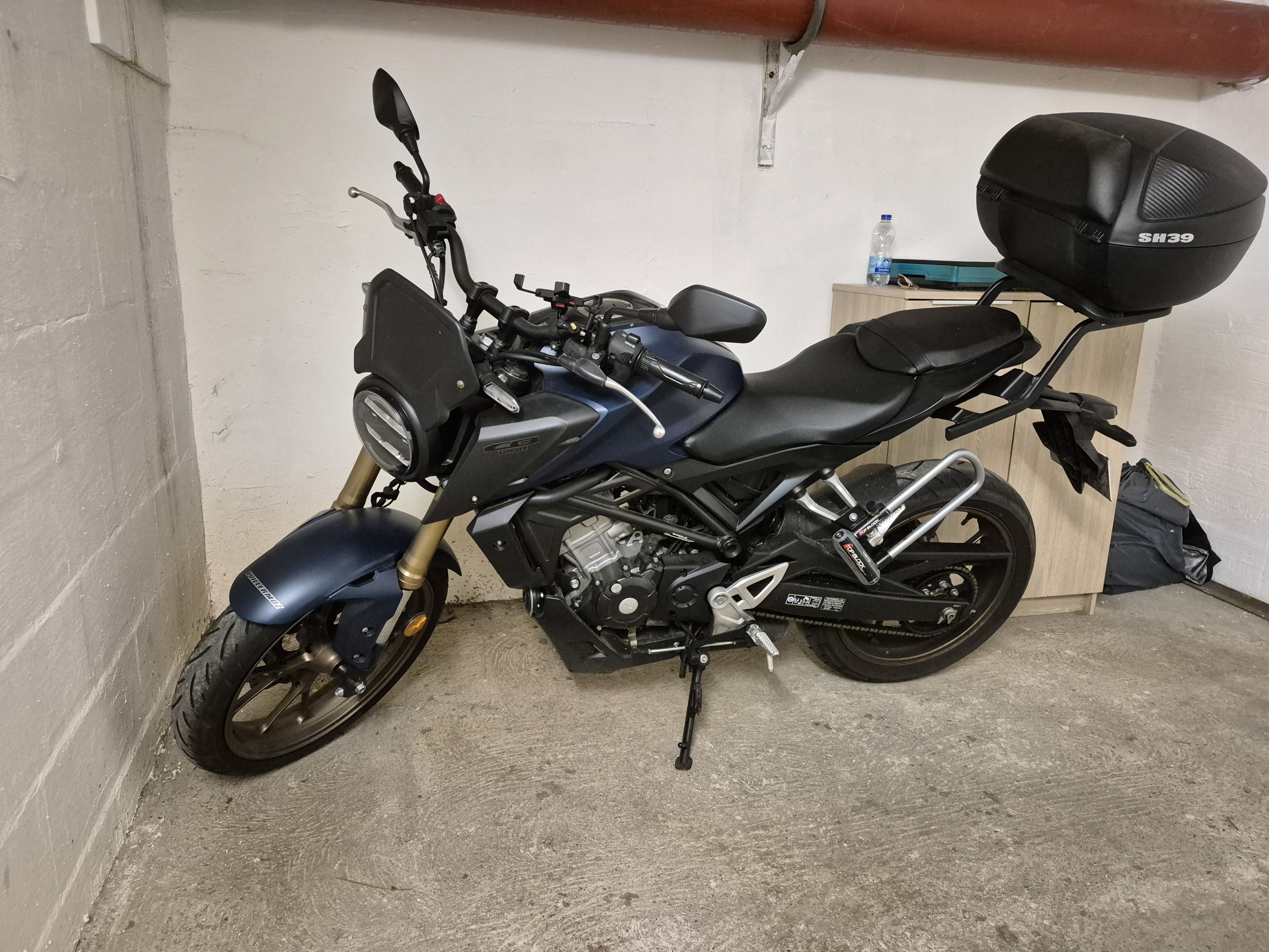 CB125R
