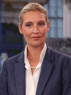 à éviter de regarder trop longtemps sous peine de perdre la vue, elle pique autant les yeux que l'ex ministre kartien à éviter de regarder trop longtemps sous peine de perdre la vue, elle pique autant les yeux que l'ex ministre kartien