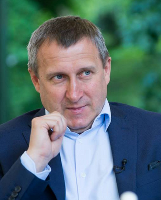 Pavel Antonov (IRL : Andriy Deshchytsia)