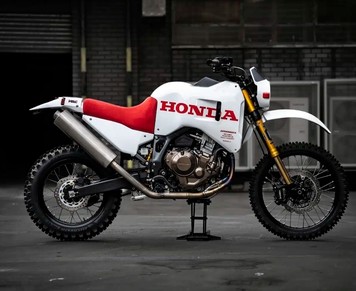 Africa Twin 1100 Dakar look 1980 Rando-Moto