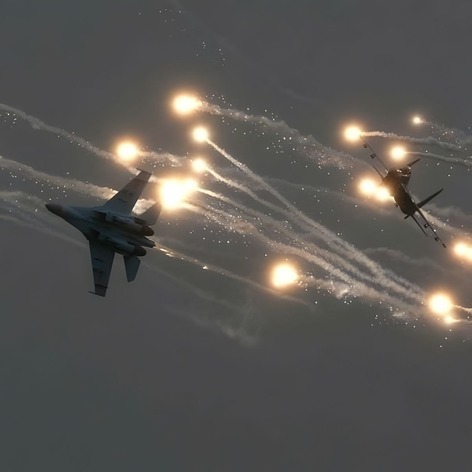 Leurres infrarouges lâchés par les 7 avions militaires.