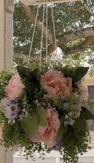 Boule de fleurs en passoire