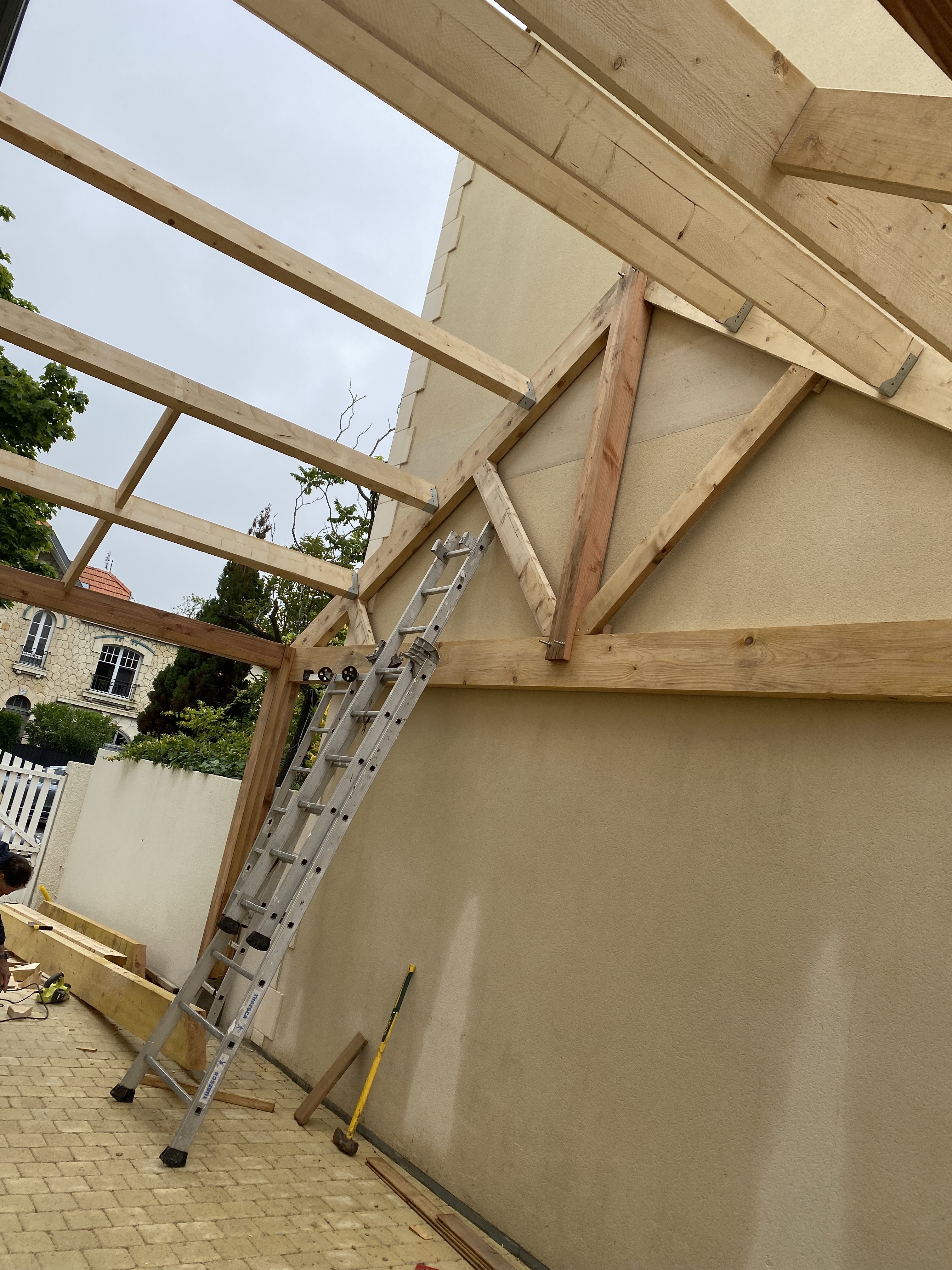 Charpente traditionnelle pour abri